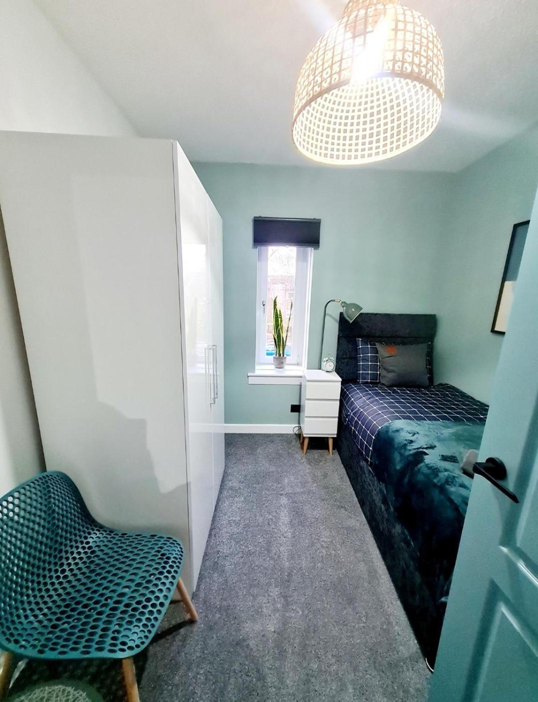 Bright 3Br Walking Distance To Town - Free Parking Apartment Глазгоу Екстериор снимка
